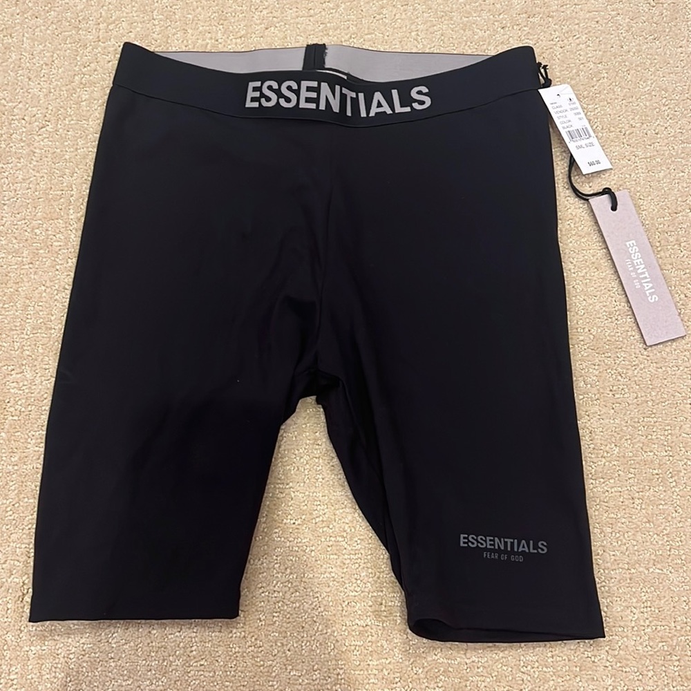 Essentials biker shorts new !!!